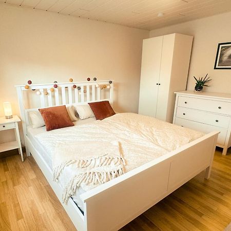 Gemuetliche Ferienwohnung In Der Eifel - Naehe Mosel Bausendorf 外观 照片